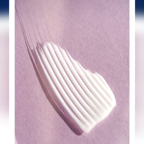 Bundle of 2 Raw Sugar Not So Dry Shampoo - White 118 ml Each Tube - Picture 3 of 3